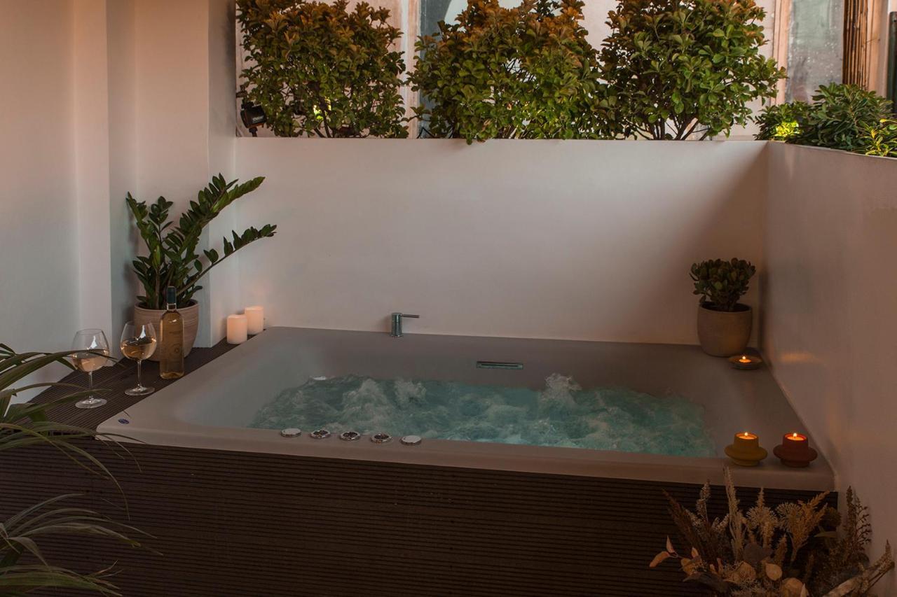 Luxury Apartment With Jacuzzi Close To Acropolis - Living Stone Zircon Αθήνα Εξωτερικό φωτογραφία